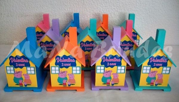 Lipe lembrancinhas - Cofre casinha da Peppa Pig de EVA Medida aproximada  15x6x10cm Faço em outros temas também.